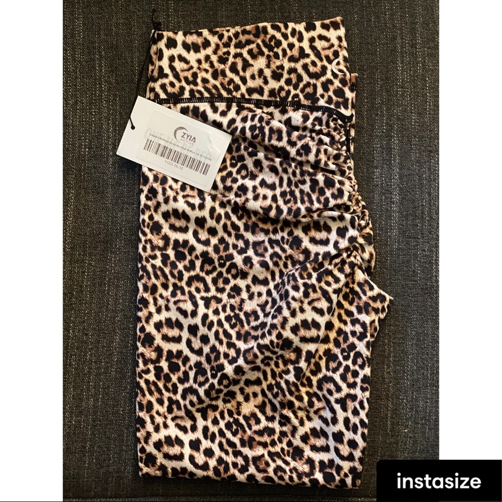 ZYIA 7/8 Length Scrunchie Leggings